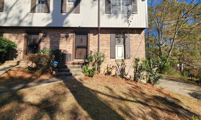 Crestline Heights House | 3 Bedroom Duplex in Quiet Neighborhood!