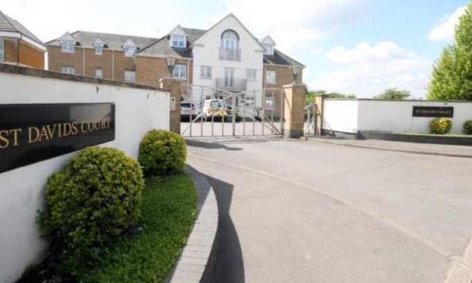 Feltham Apartment | 3 bedroom exclusive apartment