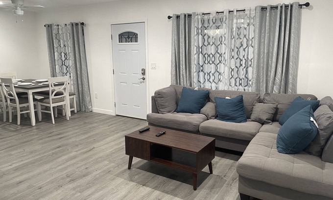 Azusa Other | 3-bedroom farm stay just 13 minutes from Santa Anita Park