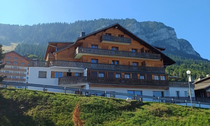 Thollon-les-Memises Apartment | 3 bedroom Apartment with Balcony-stunning location