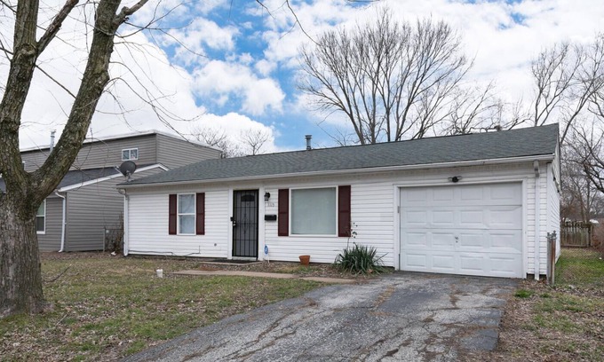 Cahokia House | 3 Bedroom Highway Accessible St Louis Missouri