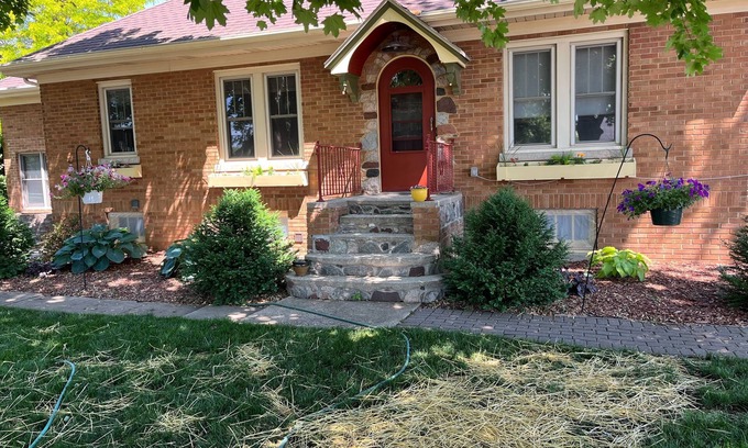Oshkosh House | 3 bedroom historic house for EAA AirVenture Oshkosh