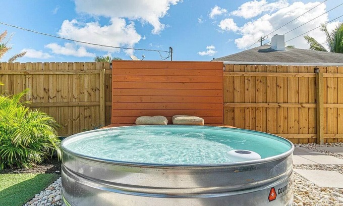 Lantana House | 3 Bedroom home, 1.1 miles to the beach, walk to restaurants.