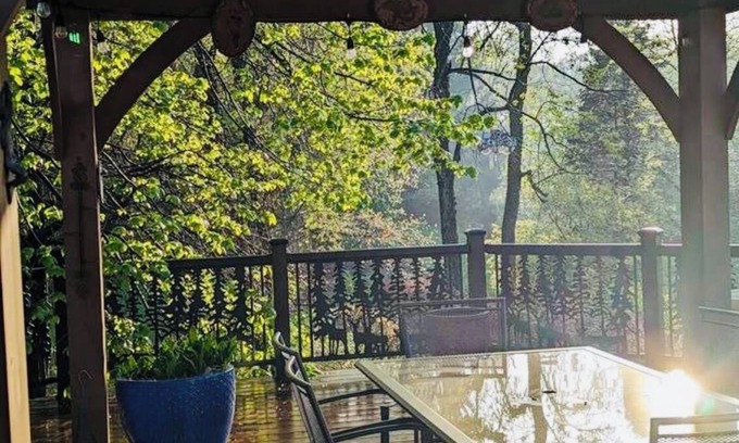 Lake Geneva House | 3-bedroom home on a 1.5 acre wooded property-4 miles from downtown Lake Geneva.