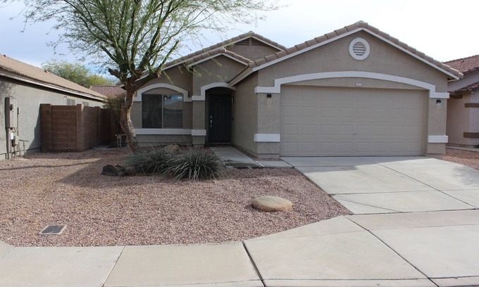 Litchfield Park House | 3 bedroom home minutes from West Gate/Cardinals and Spring training facilities