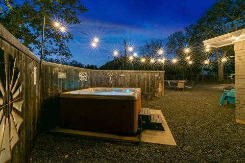Fredericksburg House | 3 Bedroom Hot Tub Firepit Game room