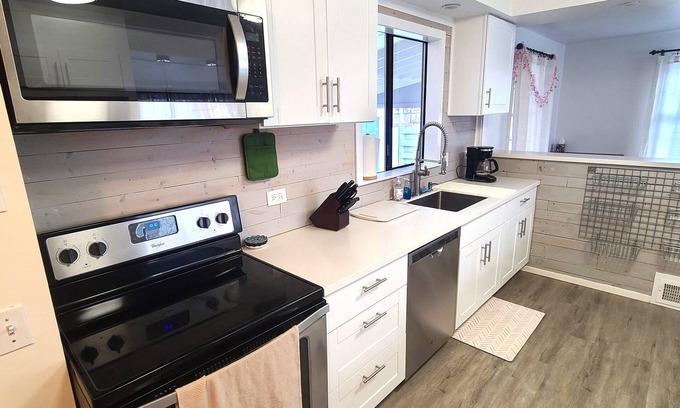 Richland House | 3-bedroom house 3 Miles from PNNL