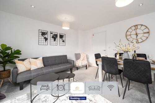 Ashford House | 3 Bedroom House By The Yuma Homes Short Lets & Serviced Accommodation In Kent With Wifi & Parking
