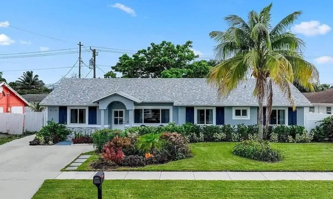 Pompano Beach House | 3-bedroom house in marvelous Pompano Beach with AC