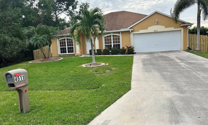 Port Saint Lucie House | 3-bedroom house in fabulous Port St. Lucie with WiFi, AC