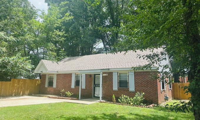 Berclair House | 3-bedroom house in amazing Memphis with AC