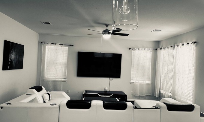 Clodine House | 3-bedroom house in beautiful Richmond with AC, WiFi