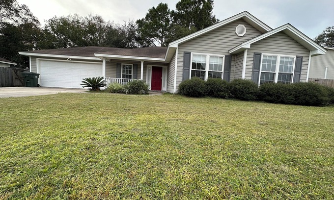Brunswick House | 3-bedroom HOUSE in charming Brunswick with AC, Wi-Fi, Enjoy your stay.