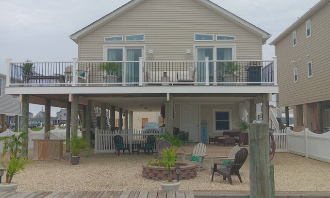 Tuckerton Beach House | 3-bedroom house in charming Tuckerton with AC, WiFi.