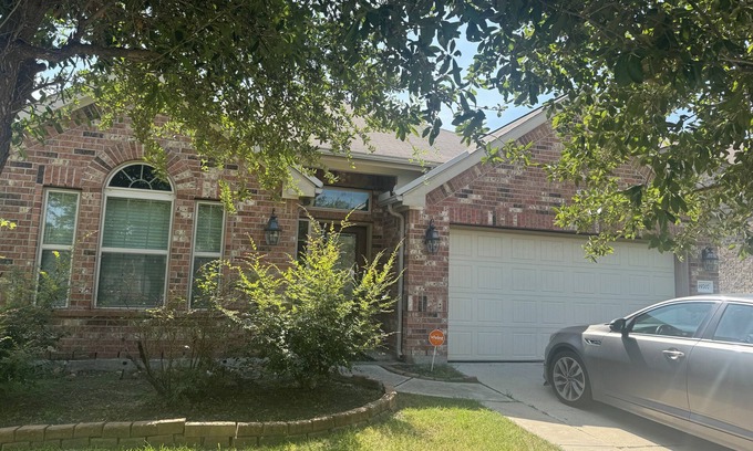 Houston House | 3-bedroom house in charming Houston with AC