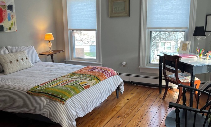 Athens House | 3-bedroom house in lovely Athens NY, family friendly, expansive patio & garden