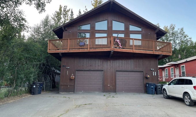 Fairview House | 3-bedroom house in superb Anchorage w WiFi two smart tvs