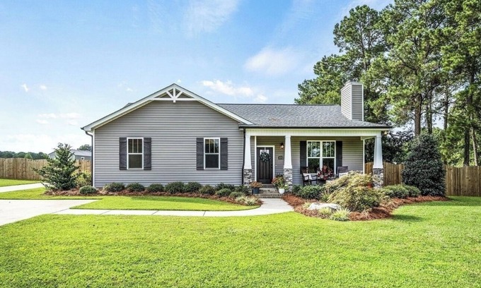 Willow Spring House | 3-bedroom house in nice Willow Springs with WiFi, AC
