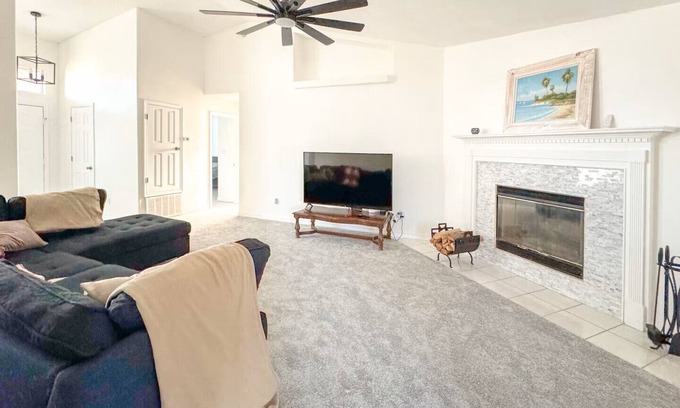 Gulf Breeze House | 3-bedroom house with WiFi, AC in fabulous Gulf Breeze