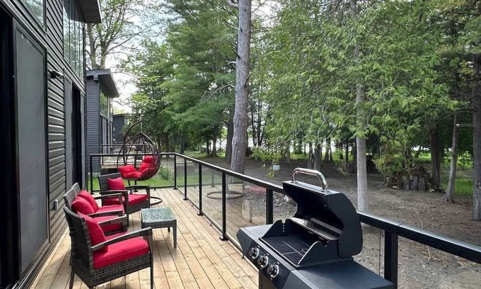 Lakefield Cabin | 3-bedroom Lakefront Villa #8