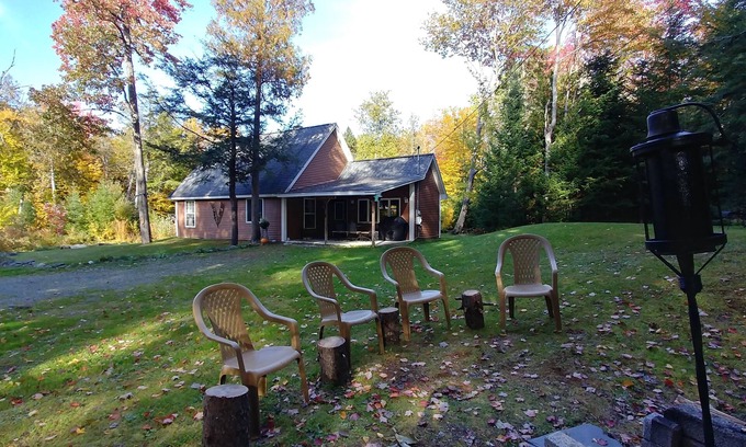 Greenville House | 3 Bedroom & Loft - Great Home For Multi-Season Sports - Sleeps 6-8, 🐕 friendly