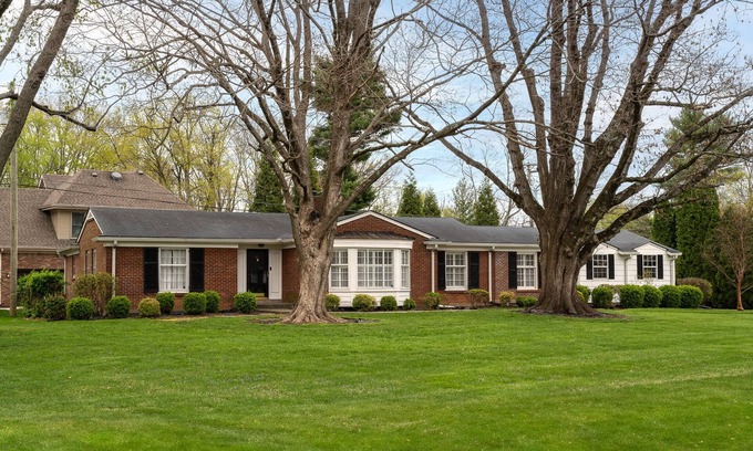 Buechel House | 3 bedroom Luxury Louisville Rental