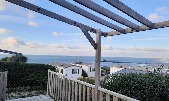 Le Portel House | 3-bedroom mobile home with sea view and direct beach access