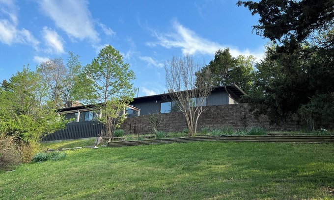 Rambo Riviera House | 3-bedroom newly remodeled bungalow located on Beaver Lake in Rogers, AR.