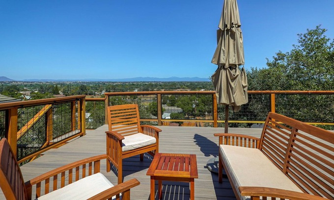 Redding House | 3-Bedroom Panoramic Paradise