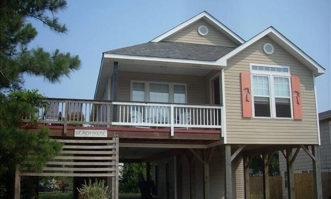 Colington House | 3 bedroom-pet friendly! Great reviews! Book Fall & Winter Vacations now!