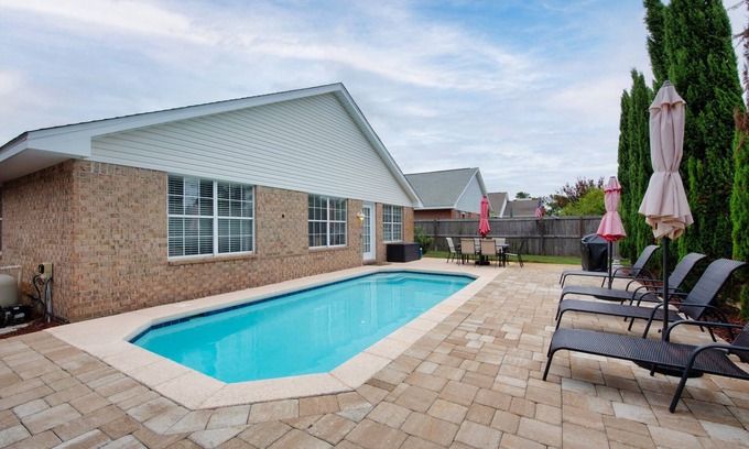 Seaspray House | 3 Bedroom PRIVATE POOL - GOLF CART INCLUDED - 5 MIN WALK TO PRIVATE BEACH ACCESS
