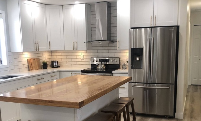 Central Okanagan House | 3 bedroom renovated main floor
