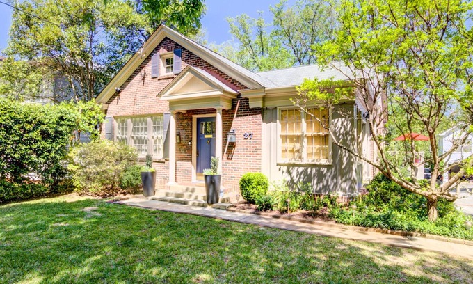 Buckhead House | 3 Bedroom Renovated Cottage