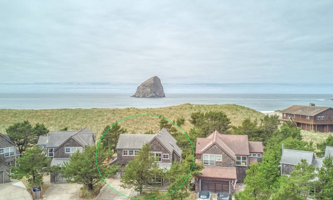Shorepine Village House | 3 Bedroom Shorepine Home Near Beach Access with Bonus Room, Dog Friendly!