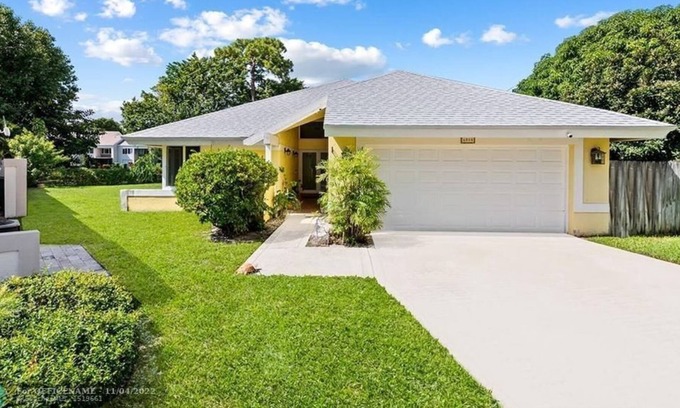 Boca Raton Apartment | 3 Bedroom Single family 437127 by Houzlet