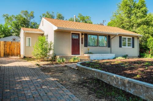 Colorado Springs House | 3 Bedroom Single-Story Dog-Friendly Downtown Old Colorado
