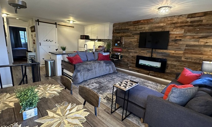 Vernon Condo | 3 Bedroom Ski On Ski Off Condo With Great Views. Unique property! Near Spa
