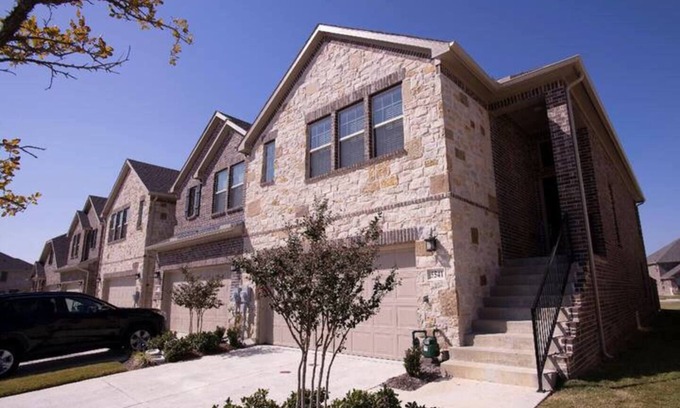 The Colony House | 3-bedroom Townhome Close to Legacy West/Grandscape