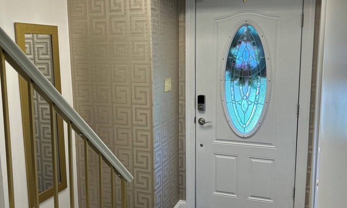 East Liberty House | 3-bedroom townhome in delightful Pittsburgh with WiFi, AC