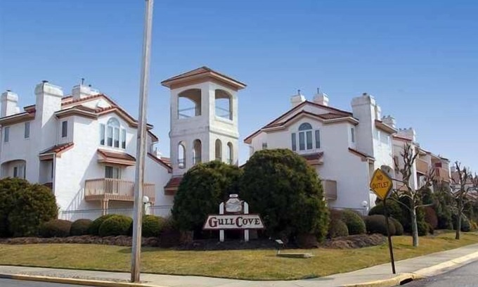 Diamond Beach House | 3 Bedroom Townhouse - Diamond Beach