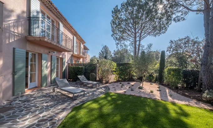 La Motte House | 3-BEDROOM TOWNHOUSE WITH GARDEN (N°412)