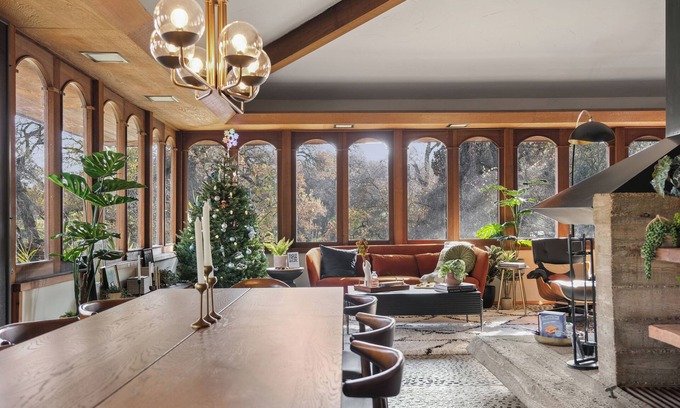La Loma House | 3 Bedroom Tree-House on Stilts!