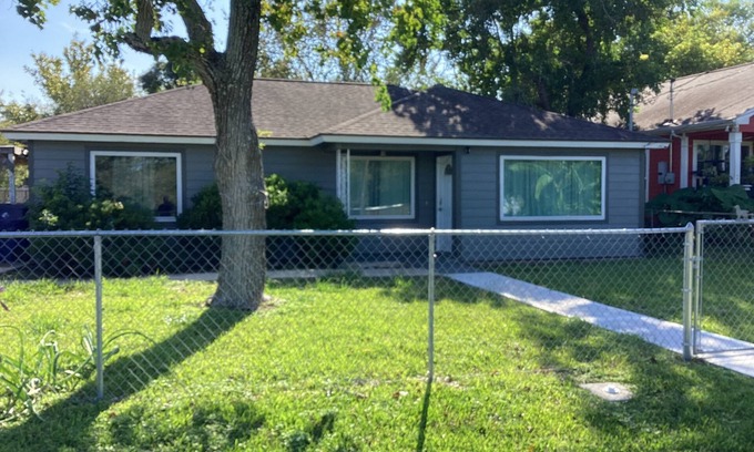 Texas City House | 3-bedroom vacation home just 19 minutes to Galveston Seawall