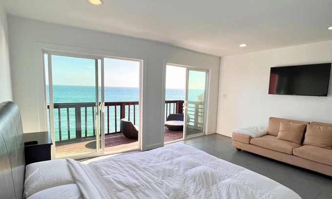 Eastern Malibu Villa | 3-bedroom villa, 3 bath, 2 floors, spacious wardrobe, private parking, balconies