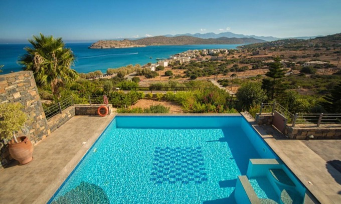 Elounda Villa | 3 bedroom Villa very close to the beach