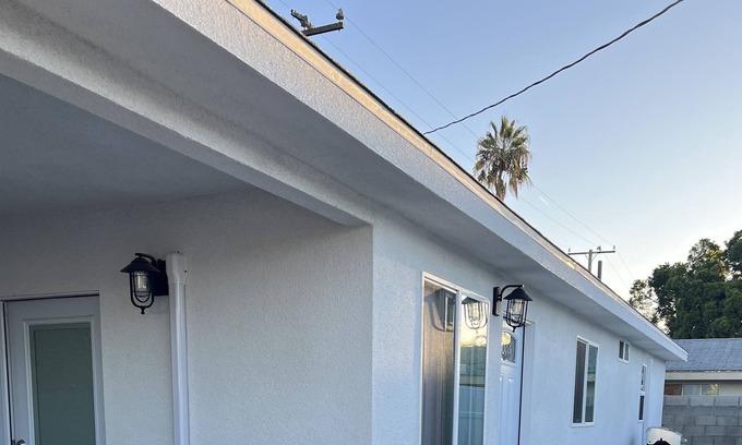 Southwest Anaheim House | 3 Bedrooms 2 Full Baths Full privacy house.n
