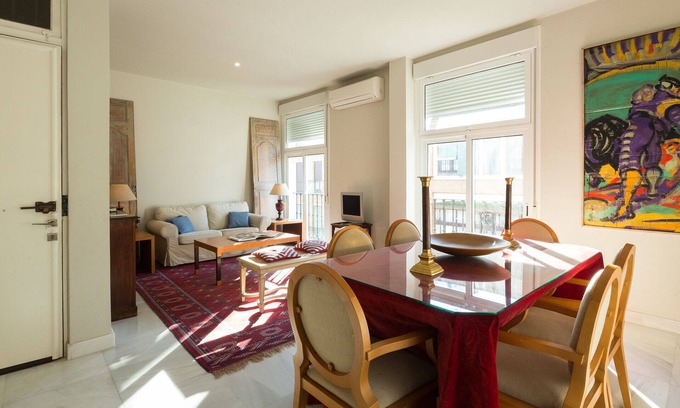 Santa Cruz Apartment | 3 bedrooms, 3 bathrooms, Cathedral area