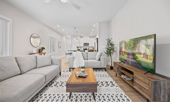 Durham House | 3 Bedrooms, 3 Baths, 5-min to Duke Campus & Downtown Durham