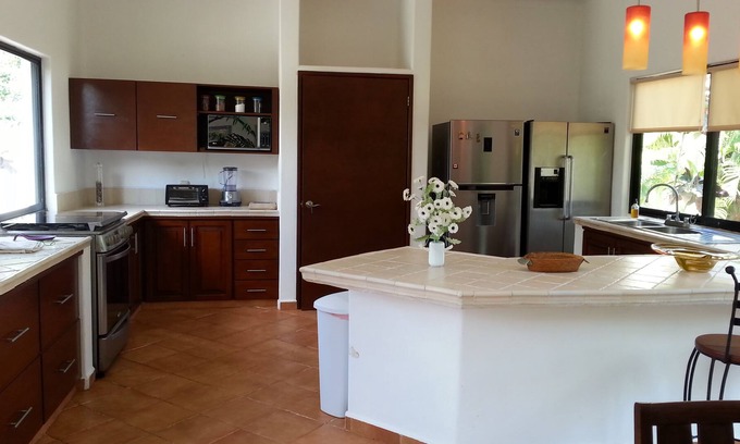 Alfredo V. Bonfil House | 3 BEDROOMS FRIENDLY HOUSE CLOSE TO THE AIRPORT