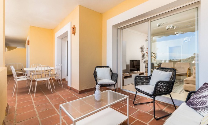 Benahavis Apartment | 3 BEDROOMS MODERN APARTMENT IN THE RESORT OF THE QUINTA GOLF & SPA